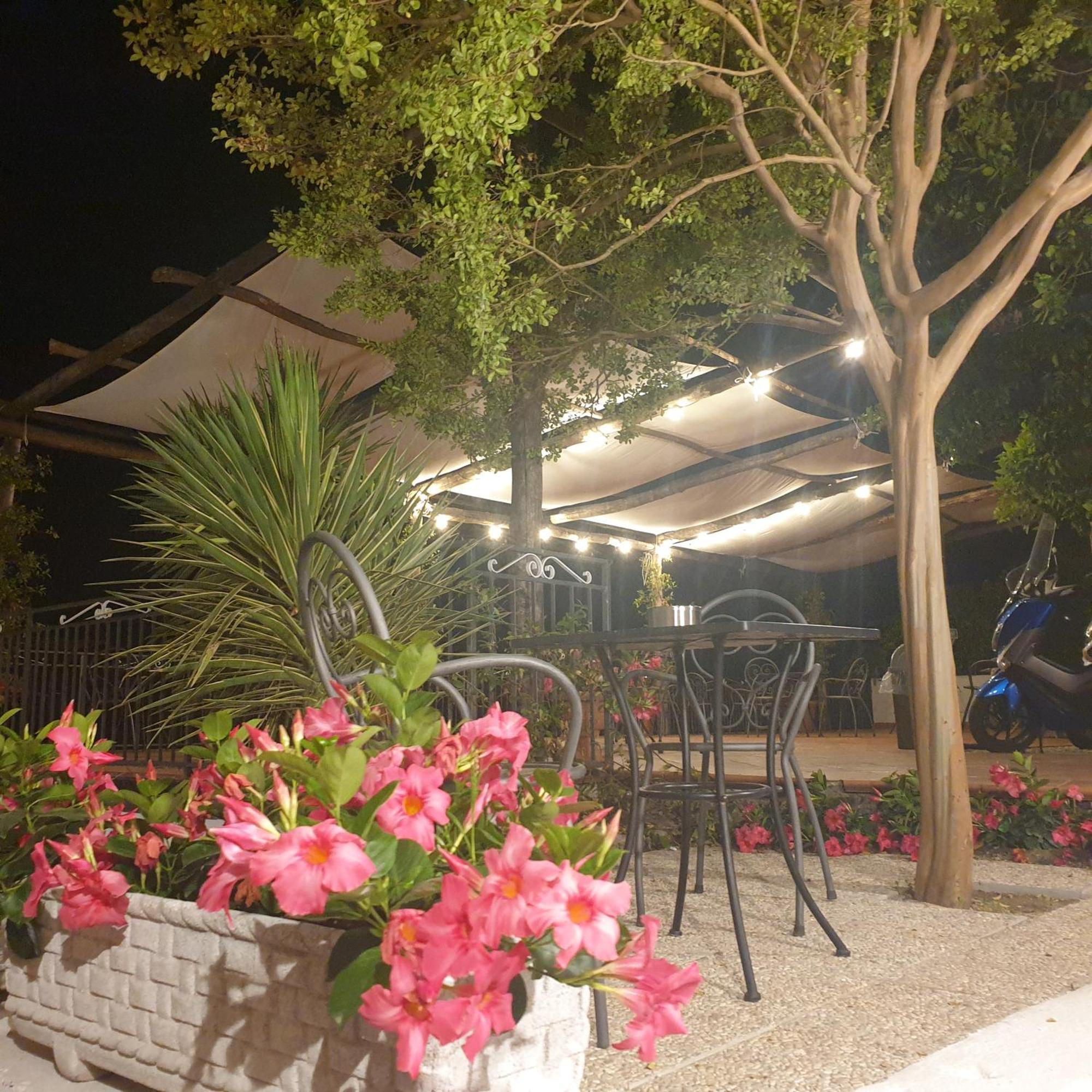 פורורה Villa Pino מראה חיצוני תמונה
